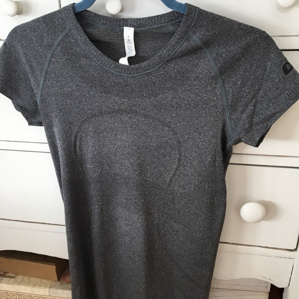 Luluemon Swiftly Short Sleeve Top